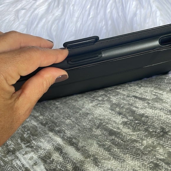 IPAD CASE - 10.2” - Picture 4 of 6